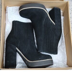 Steve Madden Joline booties